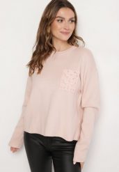 Jasnoróżowy Sweter o Pudełkowym Kroju z Ozdobną Kieszonką Seaviraen. Czerwone swetry Born2be, bez wzorów, z jeansu, biznesowe, bez ramiączek. Za 59.99 zł.
