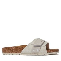 Klapki Birkenstock. Białe klapki Birkenstock, bez wzorów, bez obcasa, bez zapięcia. Za 539.99 zł.