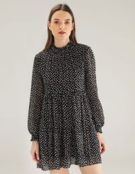 Czarna sukienka w kropki. Czarne sukienki Unisono, bez wzorów, z materiału, bez kołnierzyka, bez ramiączek, mini. Za 179.00 zł.