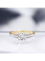 CARATELLI Złoty pierścionek "Kriva" z diamentami i topazem rozmiar: 48. Żółte pierścionki CARATELLI, z diamentem, złote. Za 1,739.99 zł.