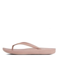 Klapki damskie FitFlop Iqushion. Brązowe klapki FIT FLOP, bez wzorów, z materiału, bez obcasa, bez zapięcia. Za 227.00 zł.