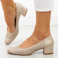 Cieliste ażurowe czółenka damskie na obcasie Sergio Leone Pb293. Czółenka Sergio Leone, na lato, w ażurowe wzory, z jeansu, eleganckie, z okrągłym noskiem, bez obcasa, na obcasie, bez zapięcia. Za 159.00 zł.