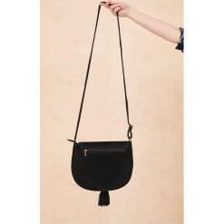 Torebka Venetta BS Czarny. Czarne torebki klasyczne blue shadow, bez wzorów, z zamszu, małe, zamszowe, bez dodatków. Za 249.90 zł.