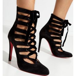 CHRISTIAN LOUBOUTIN - Botki Spinetita. Czarne botki CHRISTIAN LOUBOUTIN, w ażurowe wzory, z zamszu, eleganckie, bez obcasa, na obcasie, bez zapięcia. Za 3,995.00 zł.