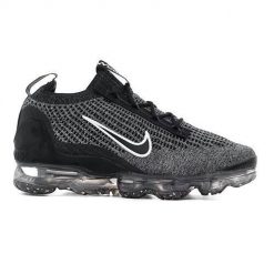 Buty do chodzenia damskie Nike Air Vapormax 2021 FK GS. Czarne buty treningowe Nike, bez wzorów, z materiału, bez zapięcia, do biegania. Za 668.10 zł.