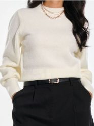 Sweter - kremowy. Białe swetry Sinsay, l, bez wzorów, z materiału, bez ramiączek. Za 49.99 zł.