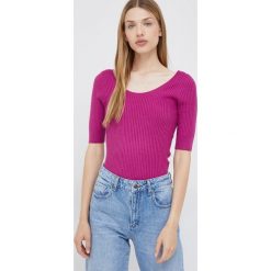 Vero Moda sweter damski kolor fioletowy lekki. Fioletowe swetry Vero Moda, l, bez wzorów, z dzianiny, bez ramiączek. Za 129.99 zł.