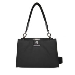 Torebka Tommy Hilfiger. Czarne torebki klasyczne Tommy Hilfiger, bez wzorów, z nylonu, klasyczne, bez dodatków. Za 389.99 zł.