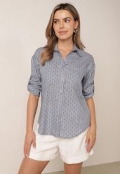 Granatowa Bawełniana Koszula Oversize z Tkaniny Plumetti z Metaliczną Nicią Hepsolea. Niebieskie koszule Born2be, m, bez wzorów, z bawełny, eleganckie, bez kołnierzyka, bez ramiączek. Za 79.99 zł.