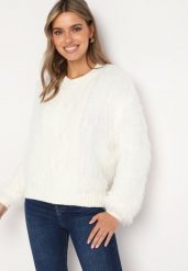 Biały Sweter z Długim Włosiem i Dodatkiem Wełny Merithina. Białe swetry Born2be, uniwersalny, bez wzorów, z dzianiny, eleganckie, bez ramiączek. Za 69.99 zł.