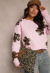 Różowy Sweter Ozdobiony Cekinami i Naszywkami w Kształcie Kwiatów Cialuna. Czerwone swetry Renee, z aplikacjami, z jeansu, casualowe, bez ramiączek. W wyprzedaży za 143.99 zł.