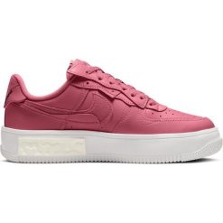 Buty Nike Air Force 1 Fontanka W DA7024-601 różowe. Czerwone buty treningowe Nike, bez wzorów, z materiału, bez zapięcia, Nike Air Force. Za 957.50 zł.