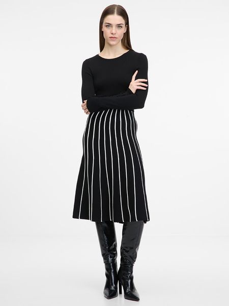 Orsay Sukienka w kolorze czarnym rozmiar: M. Czarne sukienki Orsay, m, bez wzorów, bez kołnierzyka, bez ramiączek, maxi. Za 65.99 zł.