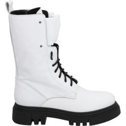 BIAŁE BOTKI DEEJAY1663 SA BI. Białe botki Venezia, bez wzorów, ze skóry, bez obcasa, bez zapięcia. Za 249.00 zł.
