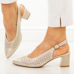 Złote ażurowe czółenka damskie bez pięty Sergio Leone Sk463. Żółte czółenka Sergio Leone, na lato, w ażurowe wzory, ze skóry, biznesowe, bez obcasa, na obcasie, bez zapięcia. Za 179.00 zł.