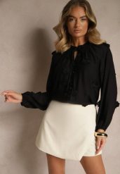 Czarna Wiskozowa Koszula z Aplikacjami w Kształcie Kwiatów i Wiązaniem Sadelaria. Czarne koszule Renee, m, z aplikacjami, z jeansu, eleganckie, bez kołnierzyka, bez ramiączek. Za 59.99 zł.