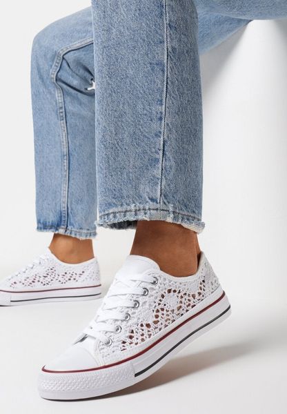 Białe Ażurowe Trampki z Cholewką Przed Kostkę Iilira. Białe trampki Born2be, z aplikacjami, boho, przed kostkę, bez zapięcia. Za 49.99 zł.