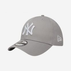 Czapka baseballówka z daszkiem New Era New York Yankees. Szare czapki z daszkiem New Era, bez wzorów, z bawełny, sportowe. Za 89.99 zł.