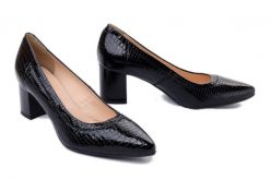 BIOECO BY ARKA 5841 2035 czarny, czółenka damskie. Czarne czółenka Bioeco by Arka, bez wzorów, ze skóry, bez obcasa, na obcasie, bez zapięcia. Za 221.94 zł.