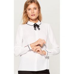 Koszula z kontrastową lamówką - Biały. Koszule marki DOMYOS. W wyprzedaży za 59.99 zł.