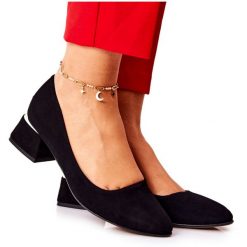 Lewski Shoes Zamszowe Czółenka Lewski 3118 Czarne. Czarne czółenka bez wzorów, ze skóry, eleganckie, bez obcasa, na obcasie, bez zapięcia. Za 410.13 zł.