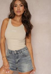 Niebieskie Bawełniane Szorty Denimowe High Waist Kaivima. Niebieskie szorty Renee, bez wzorów, z bawełny, eleganckie. W wyprzedaży za 67.99 zł.