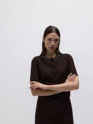 Sweter z domieszką wełny - ciemnobrązowy. Brązowe swetry Reserved, l, bez wzorów, z dzianiny, bez ramiączek. W wyprzedaży za 79.99 zł.