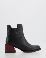 CZARNE BOTKI 012-476-1 BLACK. Czarne botki Venezia, bez wzorów, ze skóry, bez obcasa, bez zapięcia. Za 379.00 zł.