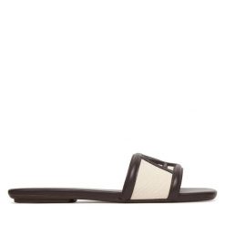 Klapki Armani Exchange. Brązowe klapki Armani Exchange, bez wzorów, bez obcasa, bez zapięcia. Za 599.99 zł.