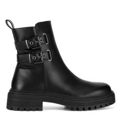 Botki DeeZee. Czarne botki DeeZee, bez wzorów, bez obcasa, na płaskiej podeszwie, bez zapięcia. Za 159.99 zł.