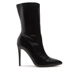 Botki DeeZee. Czarne botki DeeZee, bez wzorów, bez obcasa, na szpilce, bez zapięcia. Za 149.99 zł.