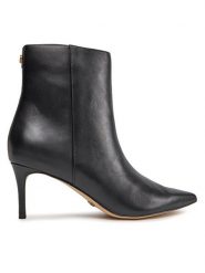 Guess Botki Brayan FL8BRN Czarny. Czarne botki Guess, z aplikacjami, ze skóry, bez obcasa, na szpilce, bez zapięcia. Za 699.99 zł.