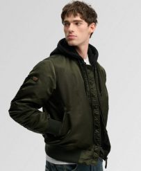 Superdry Kurtka Bomber MA1 z kapturem, lekko ocieplona – Surplus Goods Olive. Zielone kurtki Superdry, l, z aplikacjami, z materiału, z kapturem. Za 393.50 zł.
