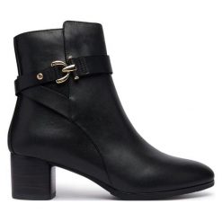Botki Pikolinos. Czarne botki Pikolinos, bez wzorów, bez obcasa, na słupku, bez zapięcia. Za 759.99 zł.