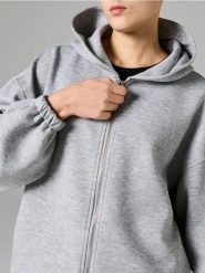 Bluza dresowa z kapturem i ściągaczami - szary. Szare bluzy Sinsay, l, bez wzorów, z dresówki, z kapturem, do biegania. Za 59.99 zł.