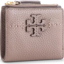 Mały Portfel Damski TORY BURCH - Mcgraw Mini Foldable Wallet 45246 Silver Maple 963. Brązowe portfele Tory Burch, ze skóry. Za 599.00 zł.