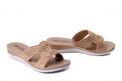 INBLU BV-47 026 piaskowy, klapki damskie. Brązowe klapki Inblu, bez wzorów, bez obcasa, na koturnie, bez zapięcia. Za 77.99 zł.