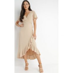 Beżowa Sukienka Aediala. Brązowe sukienki Born2be, na co dzień, l, bez wzorów, z tkaniny, bez kołnierzyka, bez ramiączek, midi, kopertowe. Za 189.99 zł.