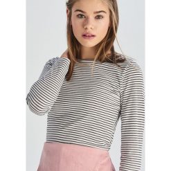 Bluzka basic w paski - Czarny. Bluzki marki Sinsay. Za 19.99 zł.