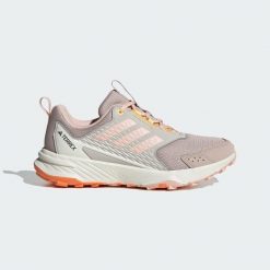 Buty Tracefinder Trail Running. Brązowe buty do biegania adidas, bez wzorów, bez zapięcia, do biegania. Za 299.00 zł.