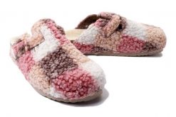 DR. BRINKMANN 320056-42 rosa, kapcie damskie. Czerwone kapcie Dr. Brinkmann, bez wzorów. Za 249.90 zł.