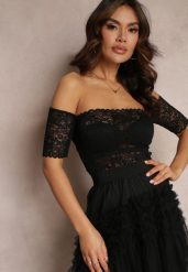 Czarna Koronkowa Bluzka z Opuszczonymi Rękawami Haas. Czarne bluzki Renee, m, bez wzorów, z koronki, eleganckie, bez kołnierzyka, bez ramiączek. W wyprzedaży za 55.99 zł.