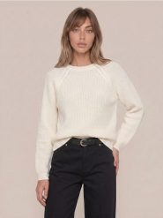 Sweter chunky z raglanowymi rękawami - kremowy. Białe swetry Sinsay, l, bez wzorów, bez ramiączek. Za 39.99 zł.