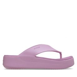 Japonki Crocs. Czerwone japonki Crocs, bez wzorów. Za 199.99 zł.