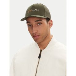 Czapka z daszkiem Alpha Industries. Zielone czapki z daszkiem Alpha Industries, bez wzorów. Za 79.99 zł.