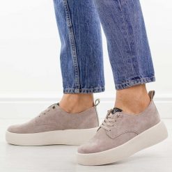 Beżowe zamszowe półbuty damskie Vinceza 79605. Brązowe półbuty wsuwane VINCEZA, na jesień, bez wzorów, z jeansu, casualowe, z okrągłym noskiem, bez obcasa. Za 229.00 zł.