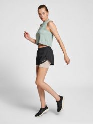 SPODENKI SPORTOWE HUMMEL HMLMT TRACK 2 IN 1 SHORTS. Czarne szorty sportowe Hummel, bez wzorów, z jersey, z standardowym stanem, na fitness i siłownię. Za 211.75 zł.