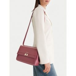 Torebka Lasocki. Czerwone listonoszki Lasocki, bez wzorów, bez dodatków. Za 159.99 zł.