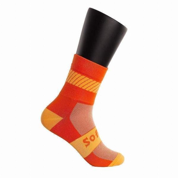 Skarpetki Softee Walk Light Medium Height Orange Fluor 35-38. Brązowe skarpetki Softee, bez wzorów, z dzianiny. Za 122.99 zł.