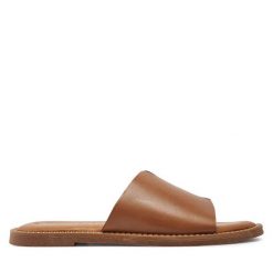 Klapki Tamaris. Brązowe klapki Tamaris, bez wzorów, bez obcasa, bez zapięcia. Za 269.99 zł.